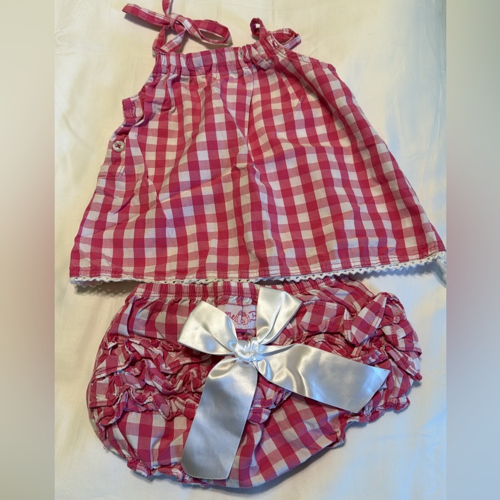 Girls Ruffle Butts bloomers and top